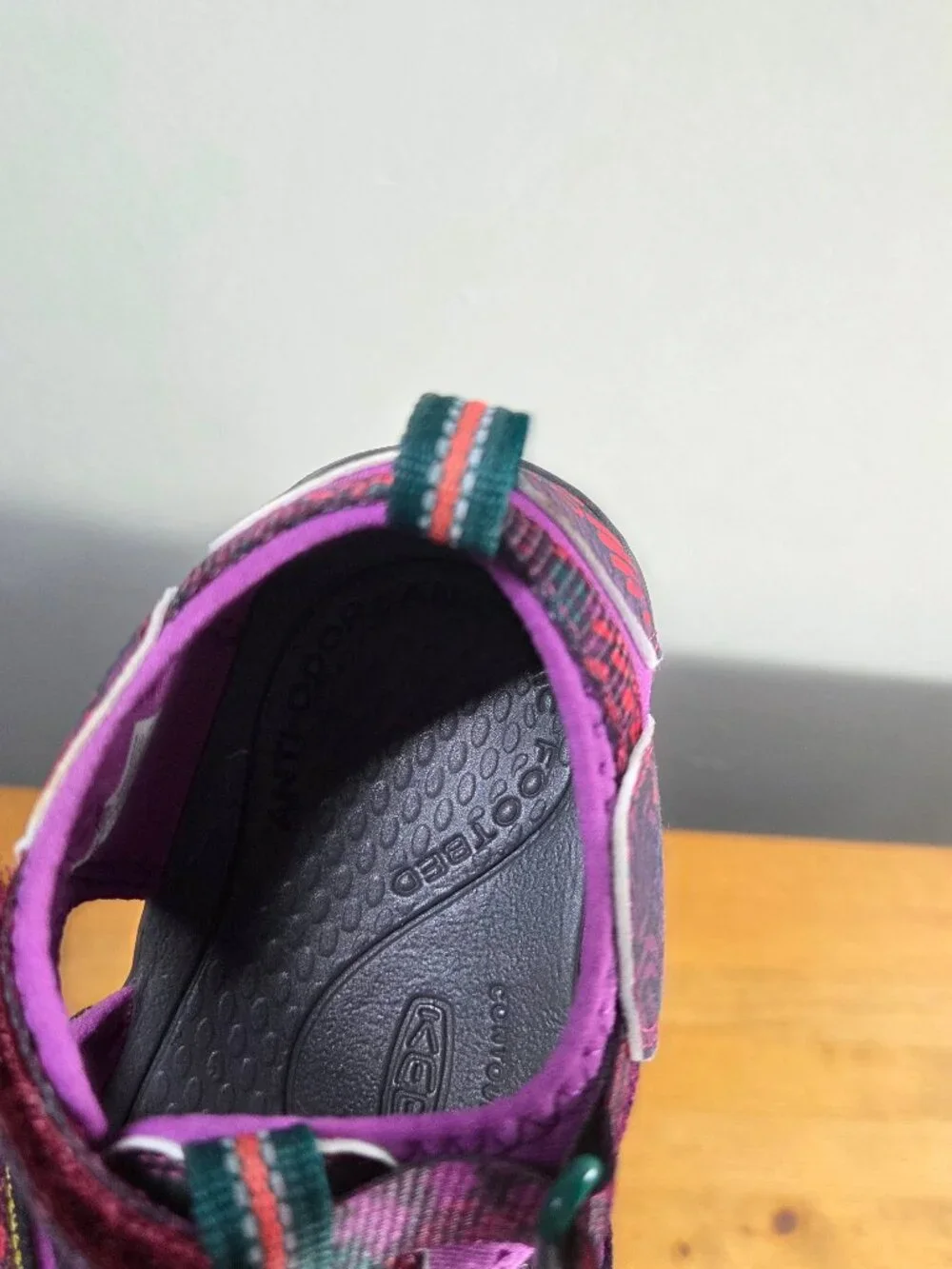 KEEN Children Girls Size 3 Seacamp II CNX Purple Pink Waterproof Hiking Sandals